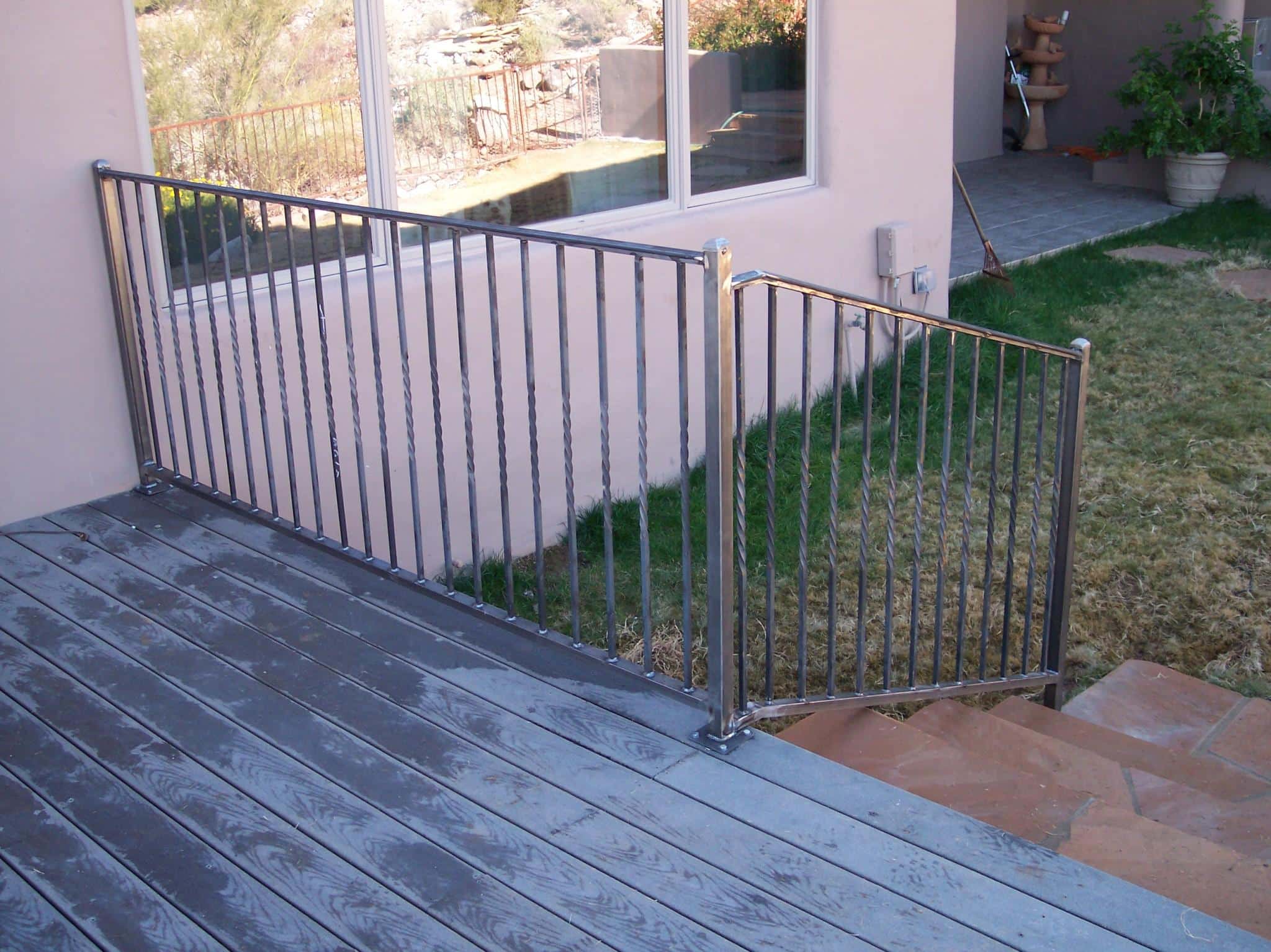 Deck Equiped with a Stair Rail with Twisted Pickets IF207-6